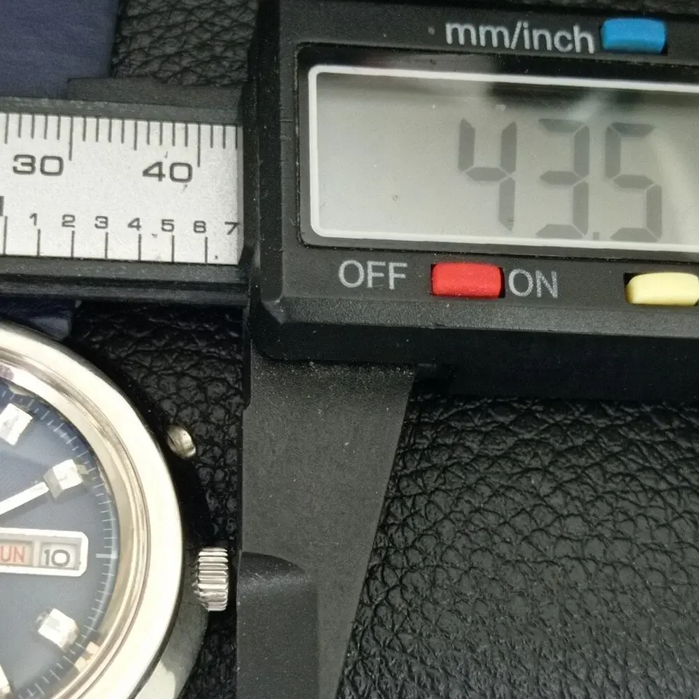 Vintage 1979 Ricoh Automatic Mens Silver Watch W/daydate & Blue accents